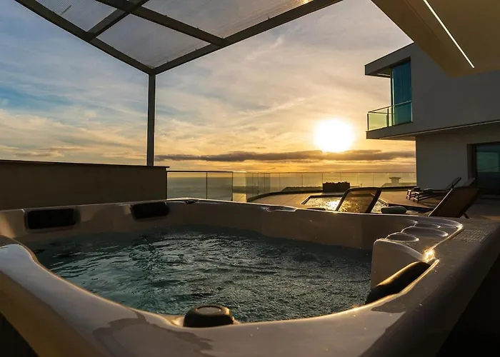 Casa Joaquim By Rent2u, Lda Villa Arco da Calheta (Madeira)